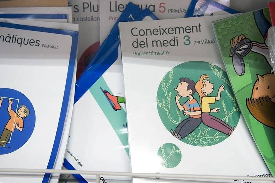 Llibres de text i material escolar