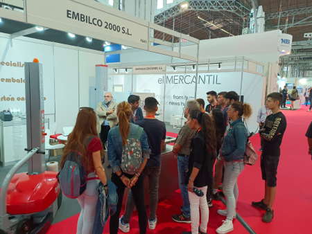 Auxiliars de magatzem de visita al Saló Internacional de la Logística